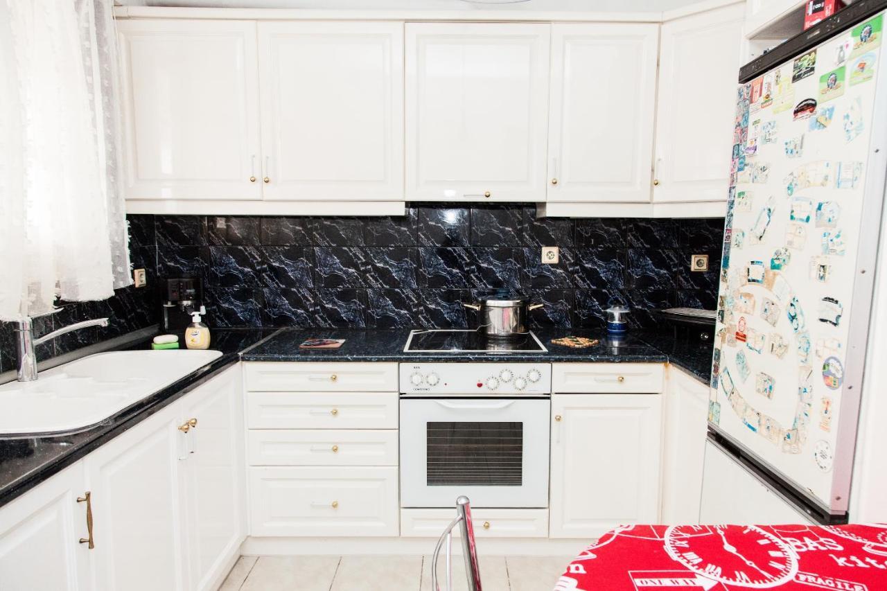 Sunny Apartment Near Metro Station Athen Exterior foto