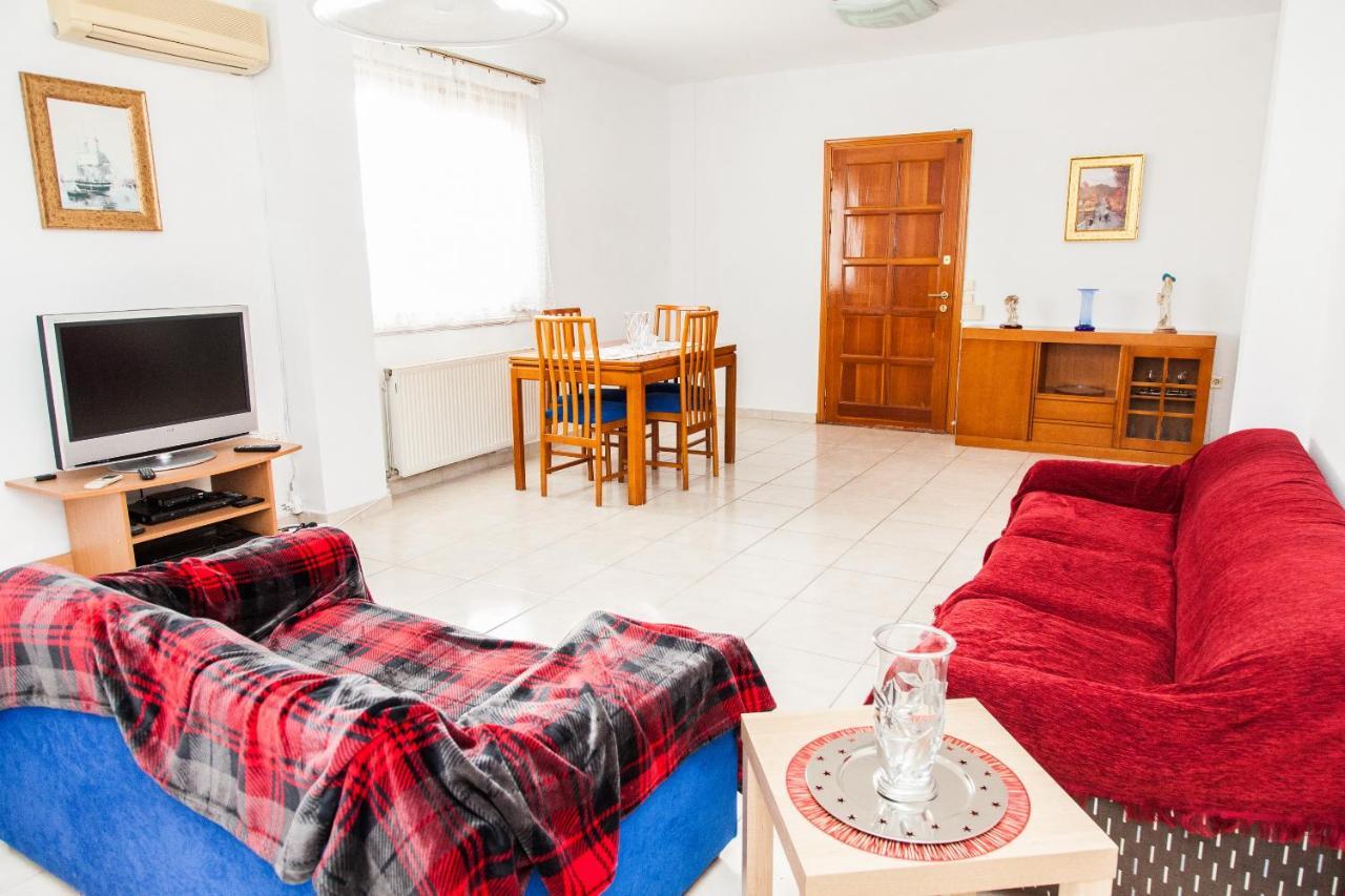 Sunny Apartment Near Metro Station Athen Exterior foto