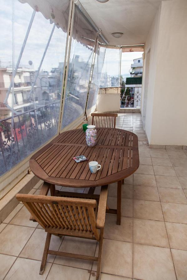 Sunny Apartment Near Metro Station Athen Exterior foto