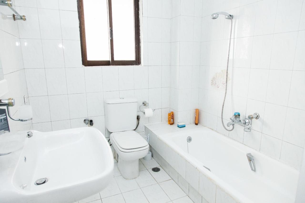 Sunny Apartment Near Metro Station Athen Exterior foto